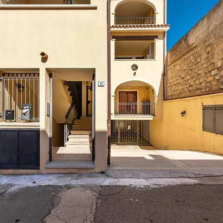 Apartment Via Giardini 18 *