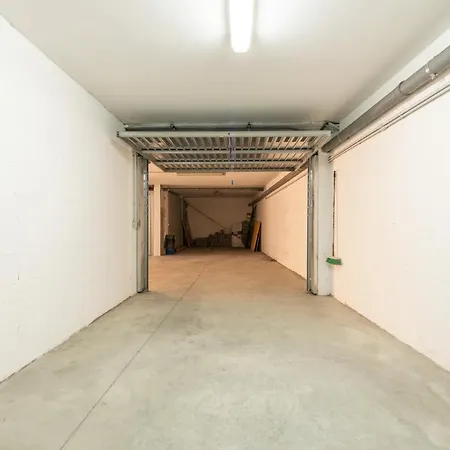 Via Giardini 18 아파트 빌라시미우스