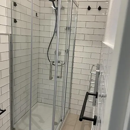 Via Giardini 18 Appartement *