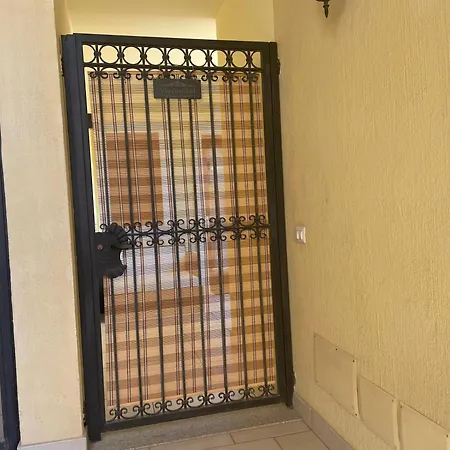 Via Giardini 18 Appartement *