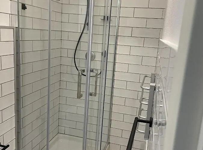 Via Giardini 18 Appartamento *